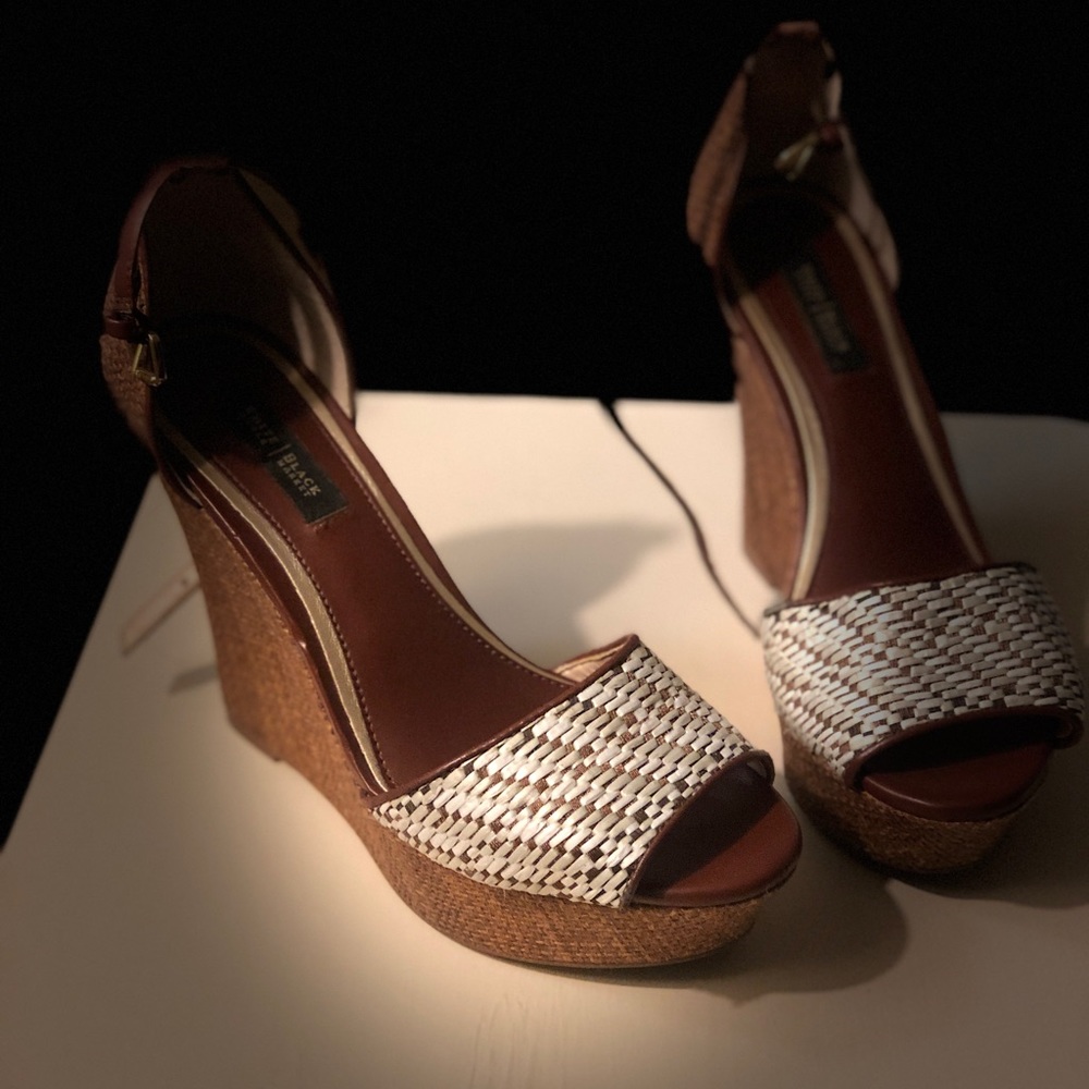 Size 8 White House Black Markt wedges (worn once)